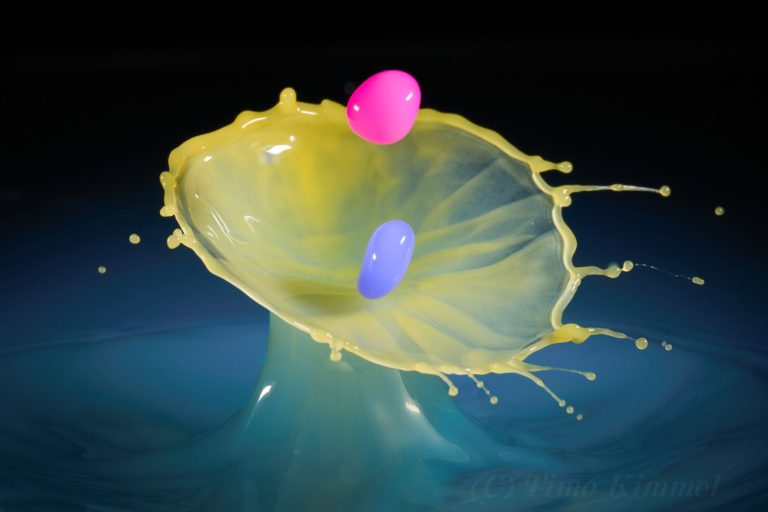 Wassertropfen-Masterclass – mehr als nur coole Bilder Mehrfarbige Tropfenskulptur mit Farbwechsel – Wassertropfen-Masterclass in Aßlar